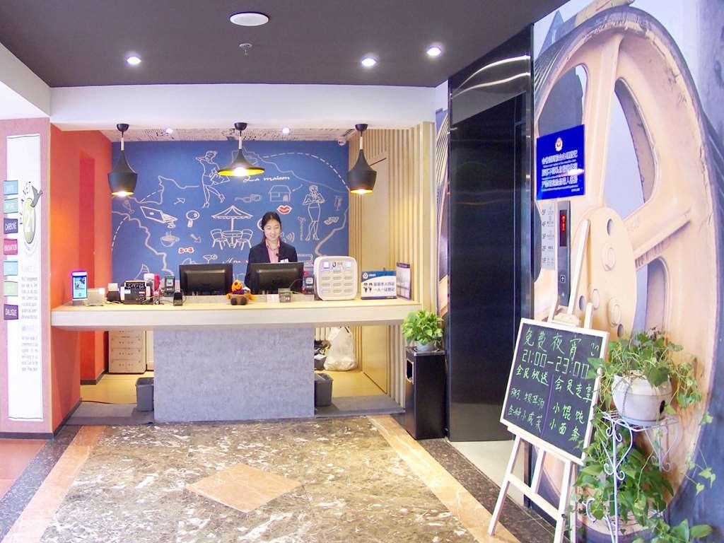 Ibis Beijing Tiantandongmen Metro Station Hotel Экстерьер фото