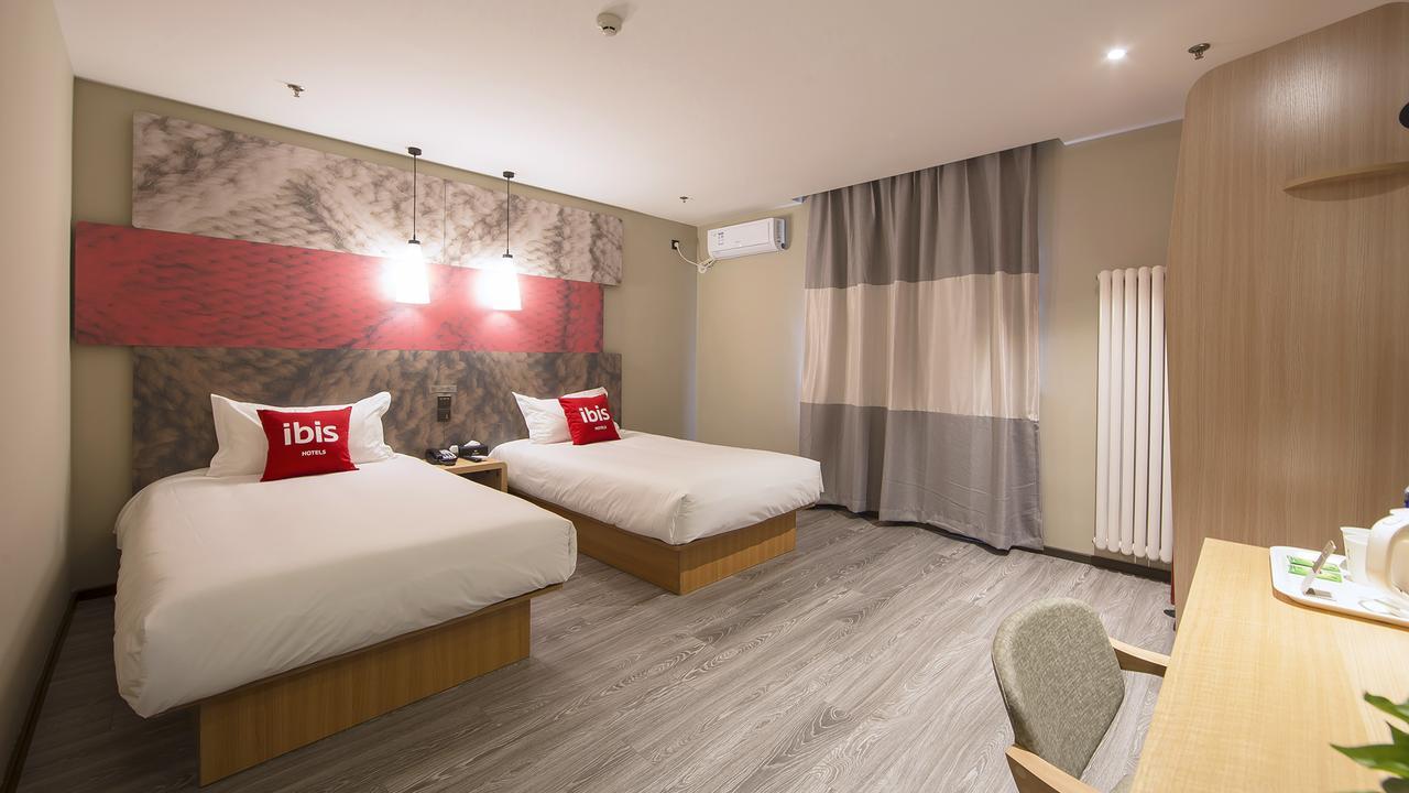 Ibis Beijing Tiantandongmen Metro Station Hotel Экстерьер фото
