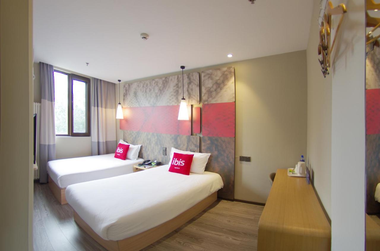 Ibis Beijing Tiantandongmen Metro Station Hotel Экстерьер фото
